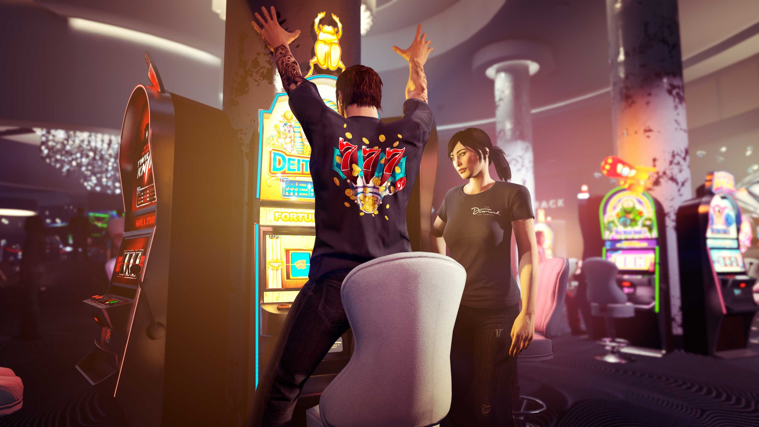 A GTA Online character celebrates in a casino while wearing the Diamond Jackpot Tee with a graphic showing the slot machine-themed numbers, Seven, Seven, Seven.